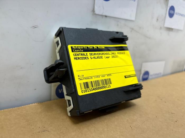 Central door locking module Mercedes S 3.0 S-350d - A2239006533