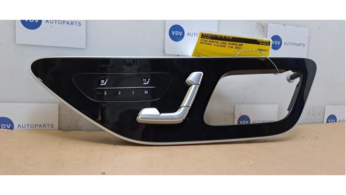 Begagnade Brytare, eldrivet säte Mercedes S Lang (V223) 3.0 S-580e 24V 4-Matic Pris € 60,50 Inklusive moms erbjuds av Autoparts Van De Velde