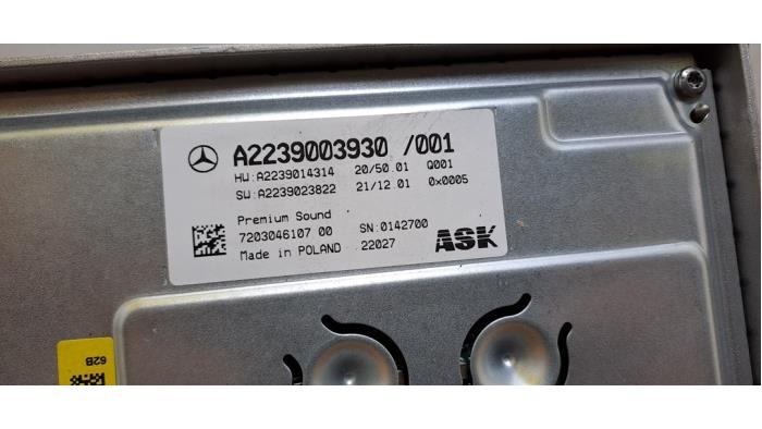 Radioverstärker van een Mercedes-Benz S Lang (V223) 3.0 S-580e 24V 4-Matic 2022