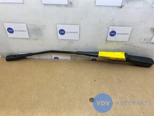 Used Front wiper arm Mercedes A (177.0) 1.3 A-160 Turbo 16V Price on request offered by Autoparts Van De Velde
