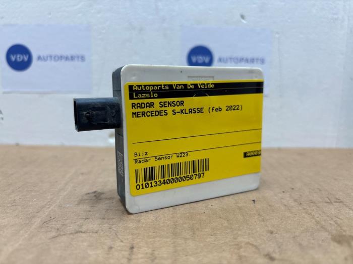 Begagnade Radarsensor Mercedes S (W223) 3.0 S-580e 24V 4-Matic Pris € 181,50 Inklusive moms erbjuds av Autoparts Van De Velde