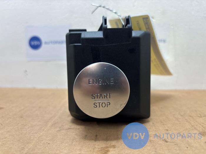 Ignition switch contact block from a Mercedes-Benz A (W176) 1.5 A-180 CDI, A-180d 16V 2014
