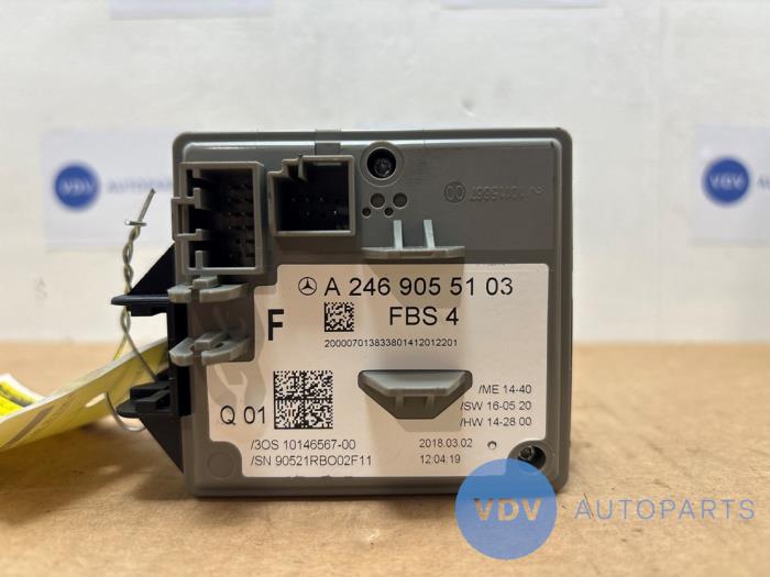 Ignition switch contact block from a Mercedes-Benz A (W176) 1.5 A-180 CDI, A-180d 16V 2014