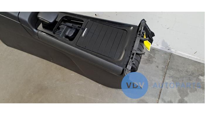 Middle console from a Mercedes-Benz B (W247) 2.0 B-200d 2019