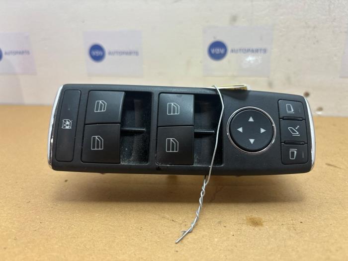 Usados Interruptor combinado de ventanillas Mercedes C (W204) 2.2 C-200 CDI 16V BlueEFFICIENCY Precio € 48,40 IVA incluido ofrecido por Autoparts Van De Velde