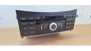 Gebrauchte Radio Mercedes E (W212) E-220 CDI 16V BlueEfficiency,BlueTEC Preis auf Anfrage angeboten von Autoparts Van De Velde