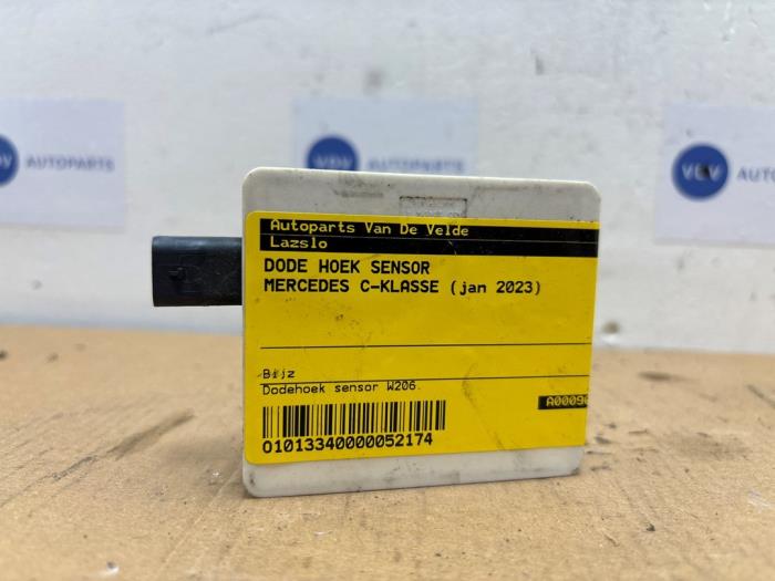 Begagnade Dödvinkelsensor Mercedes C (W206) C-220d 2.0 Turbo 16V Pris € 181,50 Inklusive moms erbjuds av Autoparts Van De Velde