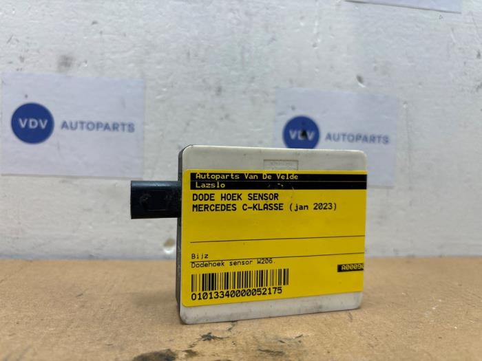Begagnade Dödvinkelsensor Mercedes C (W206) C-220d 2.0 Turbo 16V Pris € 181,50 Inklusive moms erbjuds av Autoparts Van De Velde