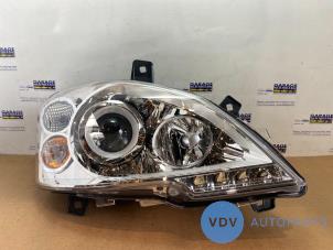 Usados Faro derecha Mercedes Viano (639) 3.5 V6 24V Precio € 538,45 IVA incluido ofrecido por Autoparts Van De Velde