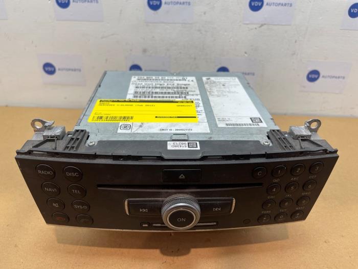 Używane Radio Mercedes C (W204) 2.2 C-200 CDI 16V Cena € 181,50 Z VAT oferowane przez Autoparts Van De Velde
