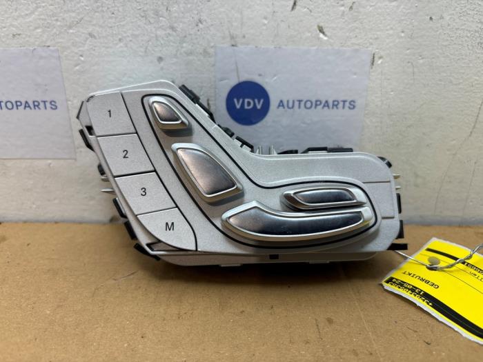 Używane Modul Comfort Mercedes C (W205) C-180d 1.6 Turbo 16V Cena € 48,40 Z VAT oferowane przez Autoparts Van De Velde