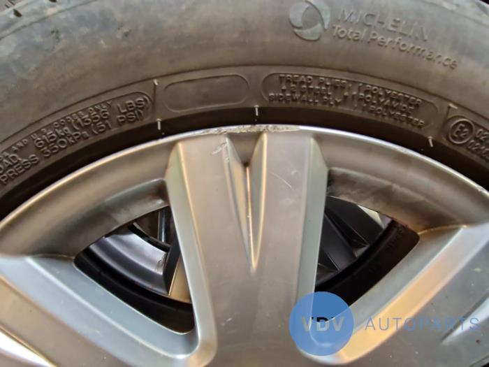Felgen Set + Reifen van een Mercedes-Benz C (W204) 2.2 C-200 CDI 16V Eco 2013