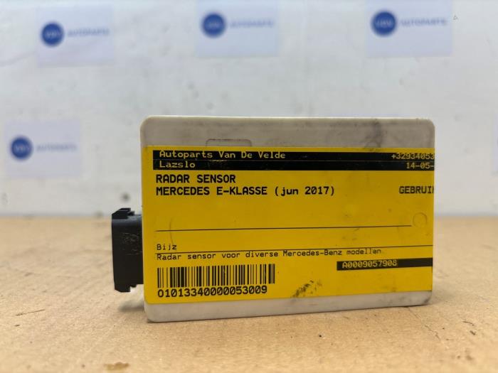 Begagnade Radarsensor Mercedes E (W213) E-200 1.5 EQ Boost 4-Matic Pris € 272,25 Inklusive moms erbjuds av Autoparts Van De Velde