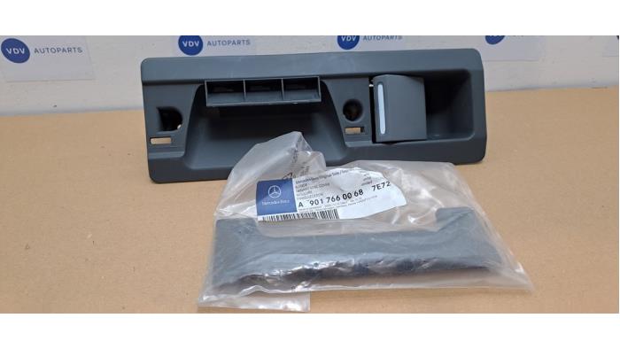 Begagnade Diverse Mercedes Sprinter 2t (901/902) 208D Pris € 24,20 Inklusive moms erbjuds av Autoparts Van De Velde