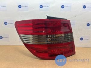 Begagnade Baklykta, vänster Mercedes B (W245) 2.0 B-200 CDI 16V Pris € 48,40 Inklusive moms erbjuds av Autoparts Van De Velde