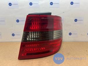 Usados Luz trasera derecha Mercedes B (W245) 2.0 B-200 CDI 16V Precio € 48,40 IVA incluido ofrecido por Autoparts Van De Velde