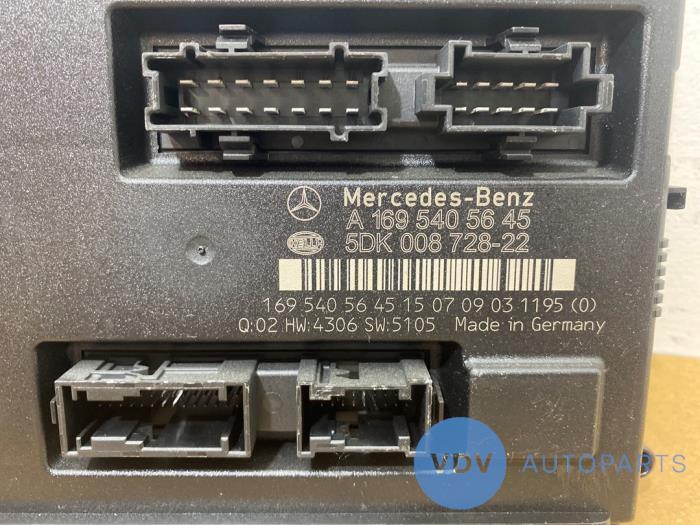 Komfortmodul från en Mercedes-Benz B (W245) 2.0 B-200 CDI 16V 2007