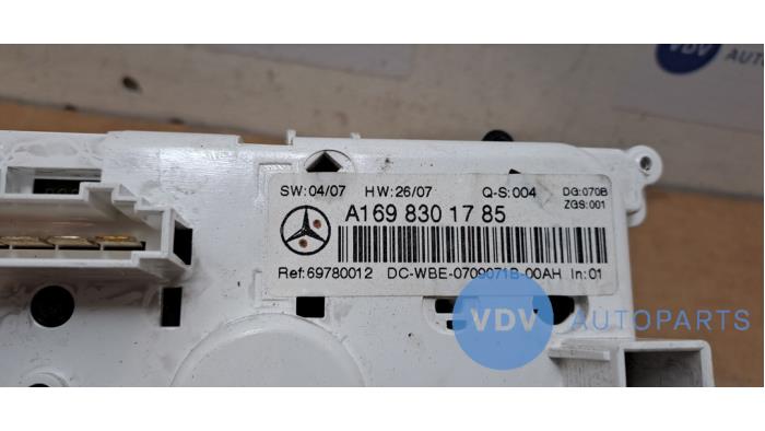 Värmekontrollpanel från en Mercedes-Benz B (W245) 2.0 B-200 CDI 16V 2007