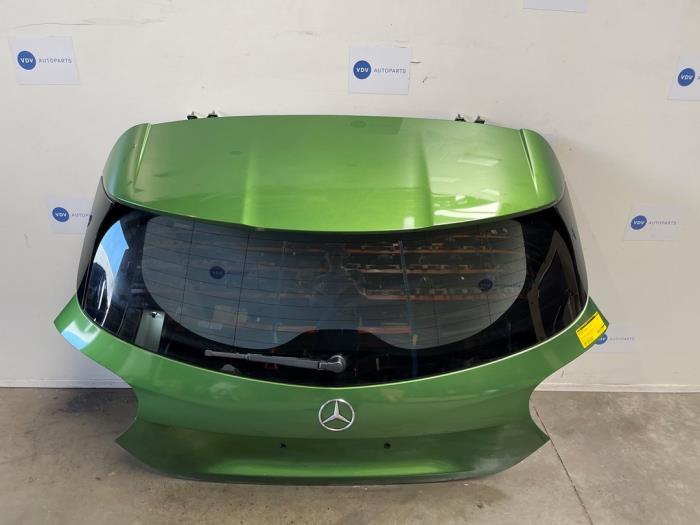 Gebrauchte Heckklappe Mercedes A (W176) 1.6 A-180 16V Preis € 211,75 Mit Mehrwertsteuer angeboten von Autoparts Van De Velde