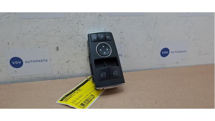Usados Interruptor combinado de ventanillas Mercedes SL (R231) 500 4.7 V8 32V Precio € 48,40 IVA incluido ofrecido por Autoparts Van De Velde