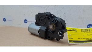 Silnik szyberdachu z Mercedes-Benz GLK (204.7/9) 2.2 220 CDI 16V BlueEff.,BlueTEC 4-Matic 2009