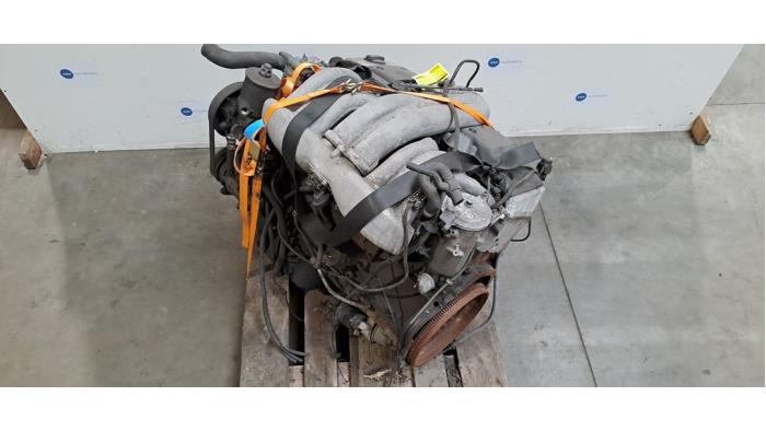 Engine from a Mercedes-Benz E (W210) 3.0 E-300D 24V 1997
