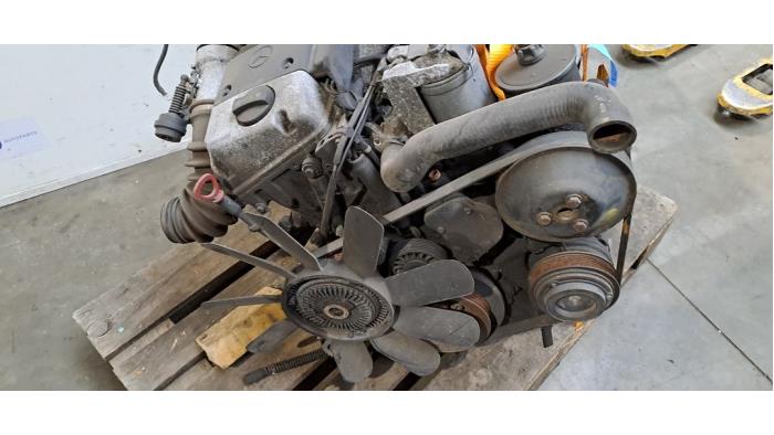 Engine from a Mercedes-Benz E (W210) 3.0 E-300D 24V 1997