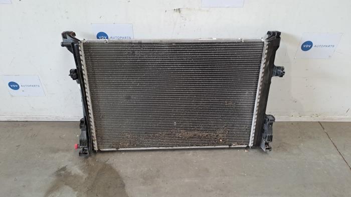 Usagé Radiateur Mercedes GLA (156.9) 2.2 220 CDI 16V Prix € 90,75 Prix TTC proposé par Autoparts Van De Velde