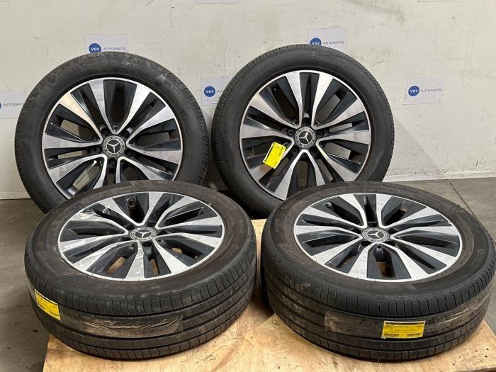 Gebrauchte Felgen Set Mercedes A Limousine (177.1) 1.3 A-250 e Turbo 16V Preis € 484,00 Mit Mehrwertsteuer angeboten von Autoparts Van De Velde