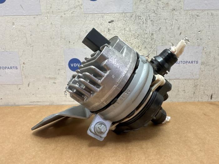 Begagnade Vattenpump Mercedes A (177.0) 1.3 A-180 Turbo Mild Hybrid Pris € 78,65 Inklusive moms erbjuds av Autoparts Van De Velde