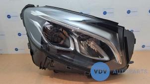 Begagnade Strålkastare, höger Mercedes GLC Coupe (C253) 2.0 200 16V Pris € 1.119,25 Inklusive moms erbjuds av Autoparts Van De Velde