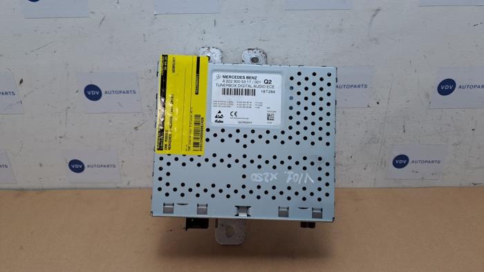 Usados Módulo DAB Mercedes E (W213) E-220d 2.0 Turbo 16V Precio € 90,75 IVA incluido ofrecido por Autoparts Van De Velde