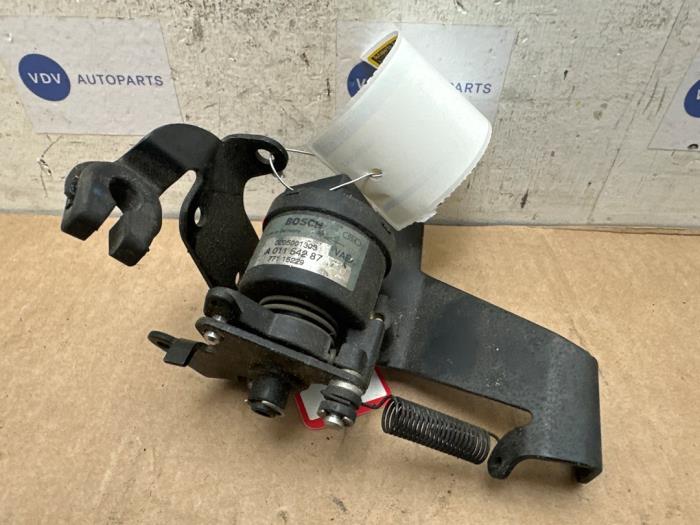 Begagnade Styrvinkelsensor Mercedes E (W210) 2.2 E-200 CDI 16V Pris € 48,40 Inklusive moms erbjuds av Autoparts Van De Velde