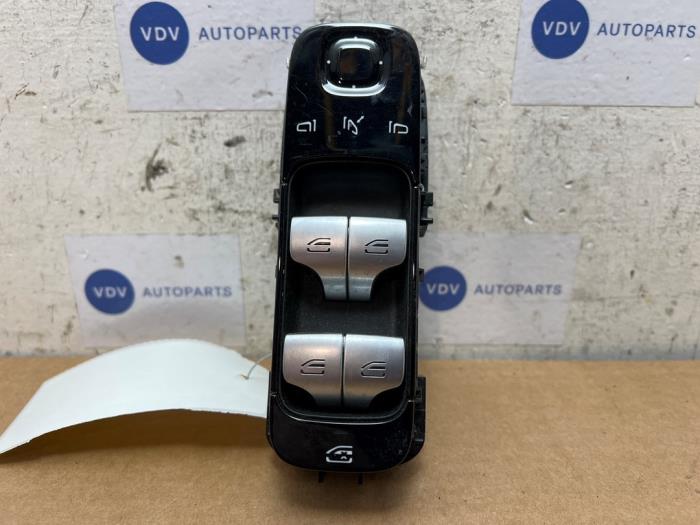 Usados Interruptor combinado de ventanillas Mercedes EQE AMG SUV (X294) 53 AMG 4-Matic+ Precio € 72,60 IVA incluido ofrecido por Autoparts Van De Velde