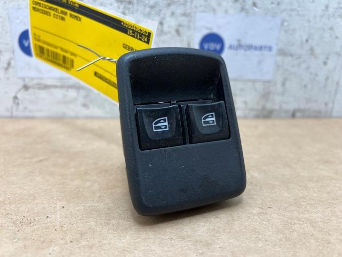 Usados Interruptor combinado de ventanillas Mercedes Citan (415.6) 1.2 16V TCE 112 Precio € 30,25 IVA incluido ofrecido por Autoparts Van De Velde