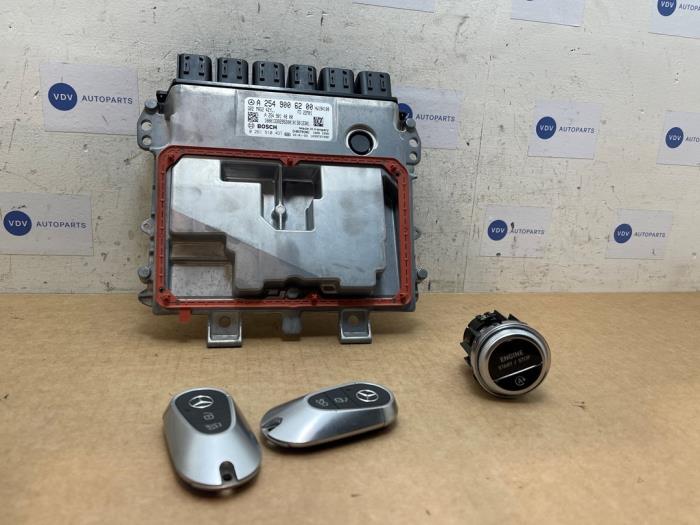 Used Engine management computer Mercedes C Estate (S206) C-180 1.5 EQ Boost Price € 242,00 Inclusive VAT offered by Autoparts Van De Velde