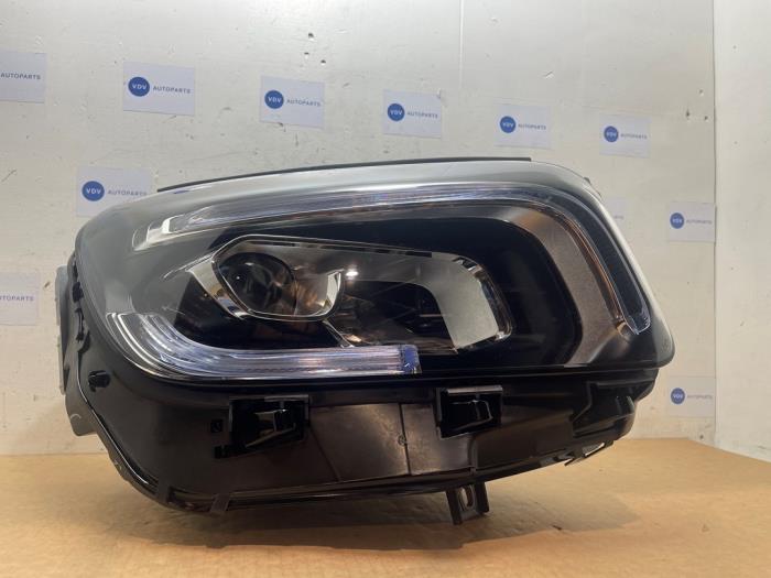 Używane Reflektor prawy Mercedes GLB (247.6) 1.3 GLB-200 Turbo 16V Cena € 865,15 Z VAT oferowane przez Autoparts Van De Velde