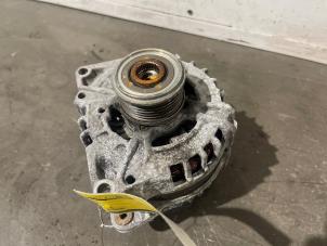 Dynamo från en Mercedes-Benz A (W176) 1.5 A-180 CDI, A-180d 16V 2015