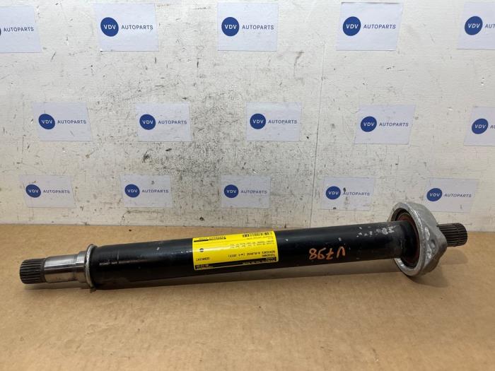 Usados Eje intermedio Mercedes A (W176) 1.5 A-180 CDI, A-180d 16V Precio € 90,75 IVA incluido ofrecido por Autoparts Van De Velde
