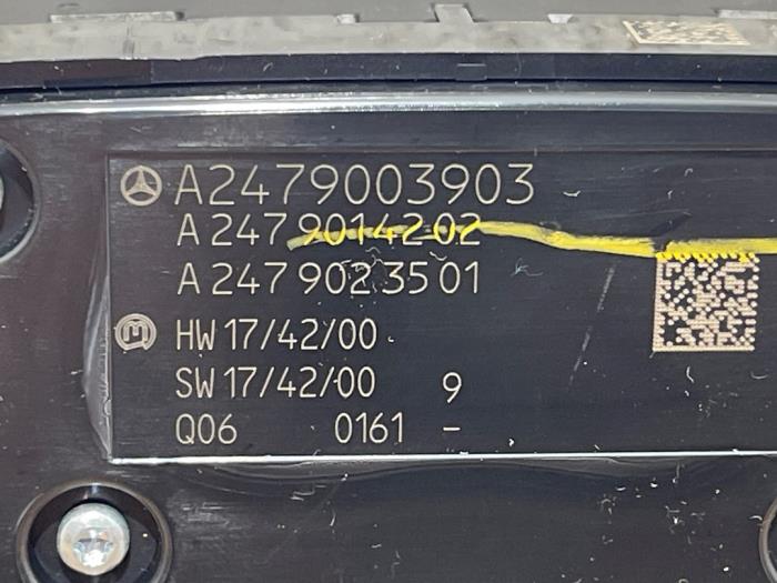 On-board computer controller from a Mercedes-Benz CLA (118.3) 1.5 CLA-180d 2020
