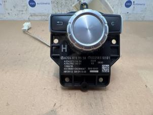 On-board computer controller from a Mercedes-Benz E Estate (S212) E-200 CDI 16V BlueEfficiency,BlueTEC 2013