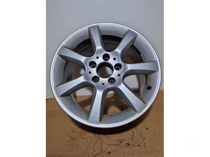 Używane Obrecz Mercedes C (W203) 1.8 C-200 CGI 16V Cena € 42,35 Z VAT oferowane przez Autoparts Van De Velde