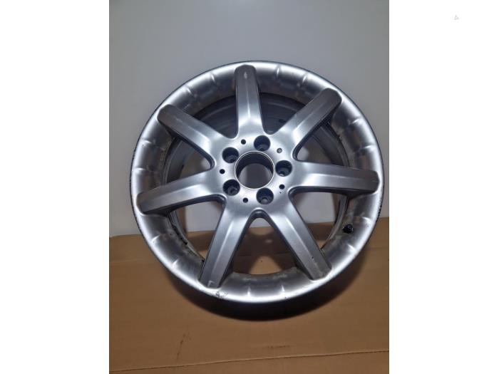 Używane Obrecz Mercedes C (W203) 1.8 C-200K 16V Cena € 48,40 Z VAT oferowane przez Autoparts Van De Velde