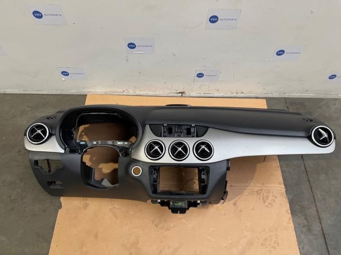 Używane Panel Mercedes B (W246/W242) 2.1 B-200 CDI BlueEFFICIENCY, B-200d 16V Cena € 302,50 Z VAT oferowane przez Autoparts Van De Velde