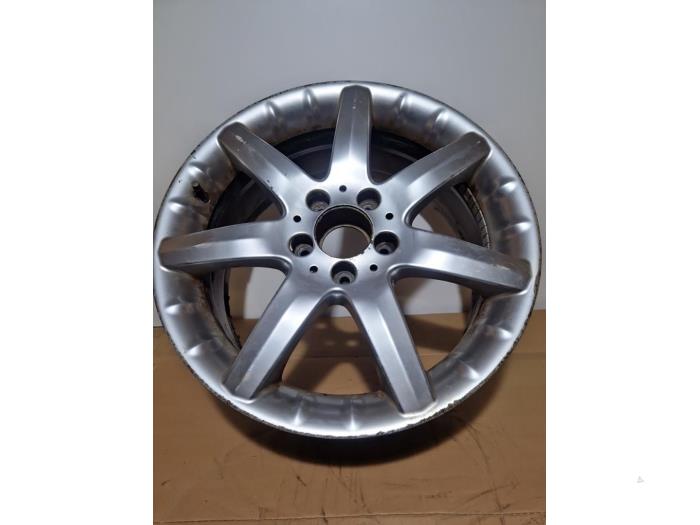 Używane Obrecz Mercedes C (W203) 1.8 C-200K 16V Cena € 48,40 Z VAT oferowane przez Autoparts Van De Velde