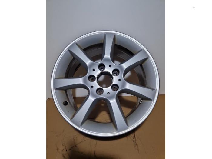 Używane Obrecz Mercedes C (W203) 2.7 C-270 CDI 20V Cena € 42,35 Z VAT oferowane przez Autoparts Van De Velde