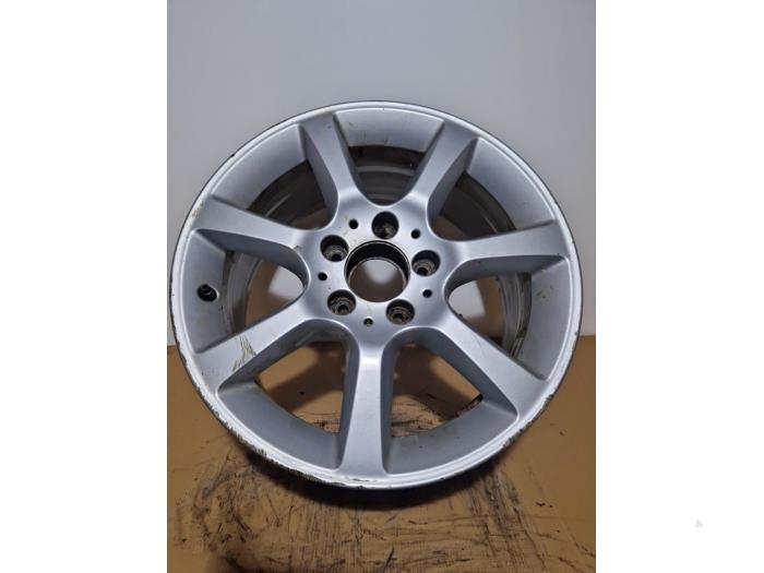 Używane Obrecz Mercedes C (W203) 1.8 C-180K 16V Cena € 42,35 Z VAT oferowane przez Autoparts Van De Velde