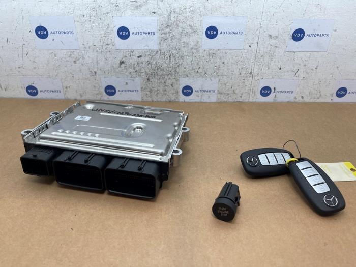 Used Ignition lock + computer Mercedes T (420.8) 1.5 T160 d Price € 181,50 Inclusive VAT offered by Autoparts Van De Velde
