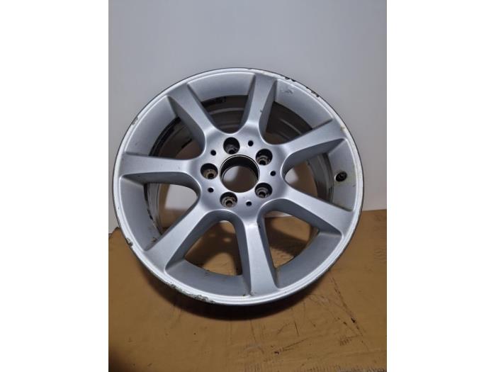 Używane Obrecz Mercedes C (W203) 1.8 C-200K 16V Cena € 42,35 Z VAT oferowane przez Autoparts Van De Velde