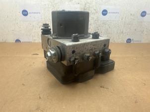 ABS-pump från en Mercedes-Benz Citan (415.6) 1.5 111 CDI 2014